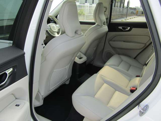 ボルボ ＸＣ６０ リチャージ プラグインハイブリッドＴ６ ＡＷＤインスクリプション ４ＷＤ R4年 (四国) 99