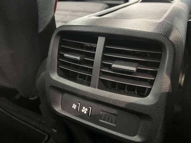 シトロエン ベルランゴ マックス ＸＴＲ ブルーＨＤＩ ローンチ エディション ディーゼルターボ R7年 (東北) 99