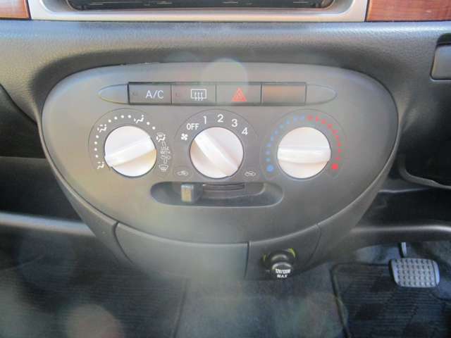 ダイハツ ミラジーノ ６６０ プレミアムＬ H20年 (中国) 99