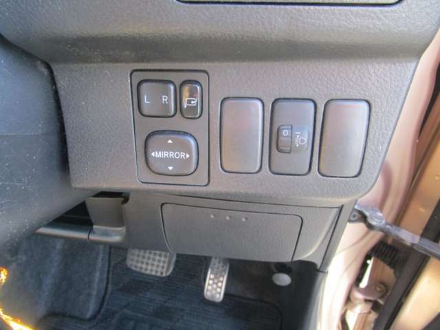 ダイハツ ミラジーノ ６６０ プレミアムＬ H20年 (中国) 99