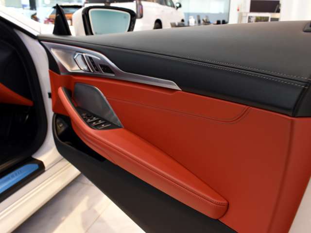 ＢＭＷ ８シリーズ Ｍ８５０Ｉ Ｘドライブ ４ＷＤ R1年 (関東) 99