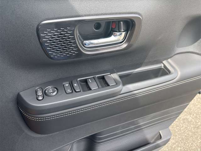 ホンダ Ｎ　ＢＯＸ カスタム ６６０ ターボ R7年 (近畿) 99