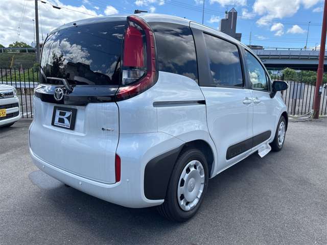 トヨタ シエンタ　ハイブリッド ハイブリッド １．５ Ｘ R7年 (近畿) 99