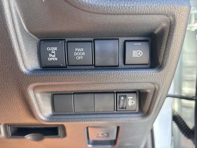 トヨタ シエンタ　ハイブリッド ハイブリッド １．５ Ｘ R7年 (近畿) 99