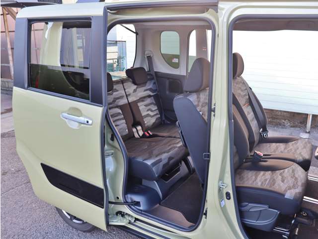 ダイハツ タント ６６０ ファンクロス ４ＷＤ R7年 (中国) 99