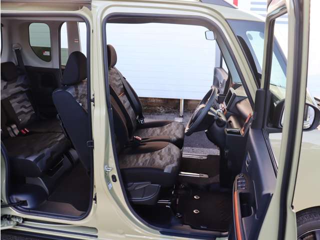 ダイハツ タント ６６０ ファンクロス ４ＷＤ R7年 (中国) 99