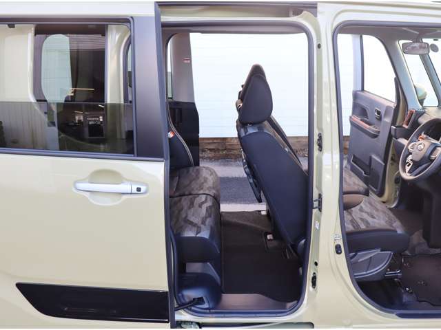 ダイハツ タント ６６０ ファンクロス ４ＷＤ R7年 (中国) 99