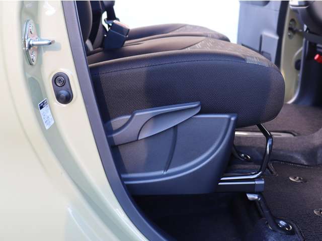 ダイハツ タント ６６０ ファンクロス ４ＷＤ R7年 (中国) 99