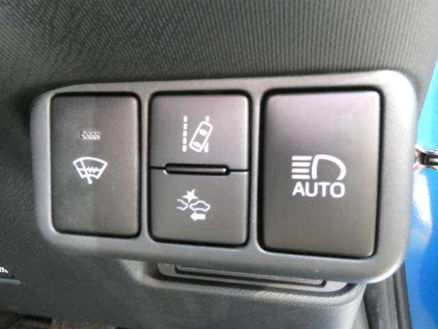 トヨタ アクア １．５ Ｘ－ＵＲＢＡＮ ソリッド H27年 (関東) 99