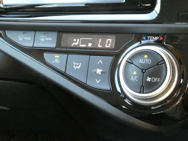 トヨタ アクア １．５ Ｘ－ＵＲＢＡＮ ソリッド H27年 (関東) 99