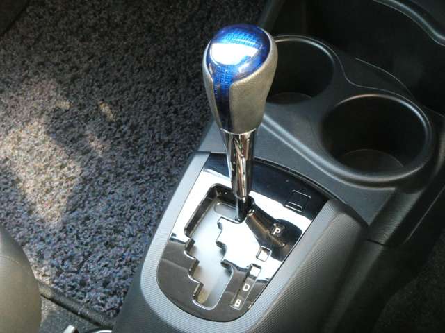 トヨタ アクア １．５ Ｘ－ＵＲＢＡＮ ソリッド H27年 (関東) 99