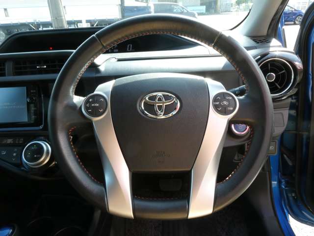 トヨタ アクア １．５ Ｘ－ＵＲＢＡＮ ソリッド H27年 (関東) 99