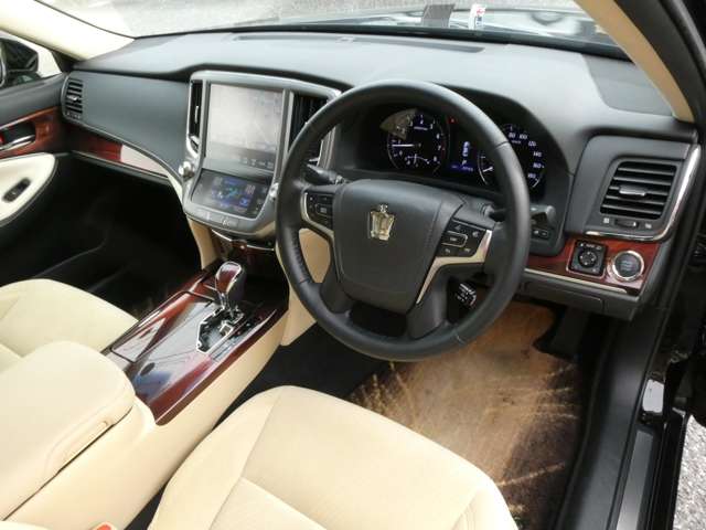 トヨタ クラウン ２．５ ロイヤルサルーン H26年 (関東) 99