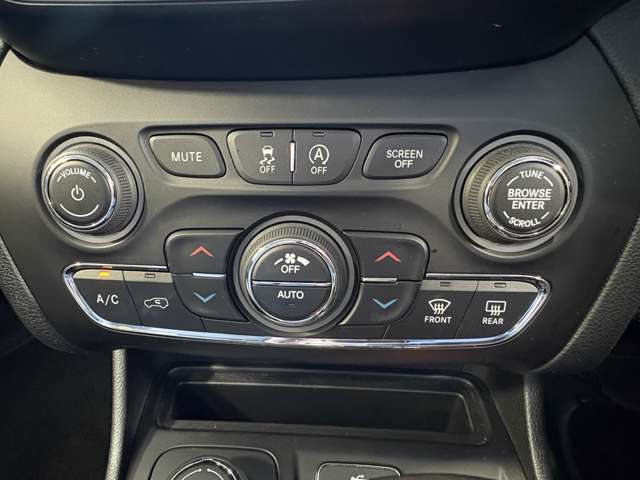 ジープ チェロキー ロンジチュード ローンチエディション ４ＷＤ H30年 (東北) 99