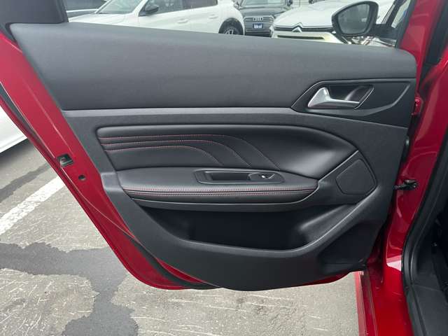 プジョー ３０８ＳＷ ＧＴ ブルーＨＤＩ ディーゼルターボ H30年 (東北) 99