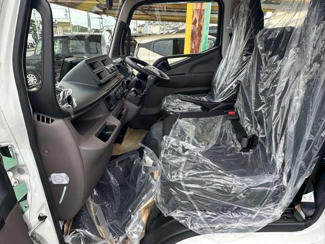 三菱フソウ キャンター ３．０ ダブルキャブ 全低床 ディーゼルターボ R7年 (東海) 99