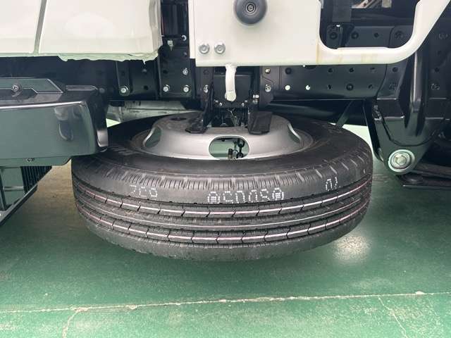 三菱フソウ キャンター ３．０ ダブルキャブ 全低床 ディーゼルターボ R7年 (東海) 99