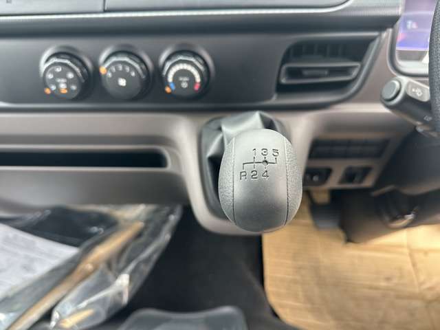 三菱フソウ キャンター ３．０ ダブルキャブ 全低床 ディーゼルターボ R7年 (東海) 99