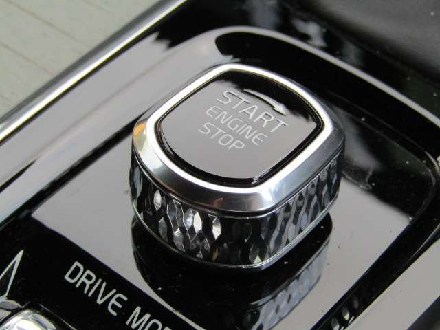 ボルボ Ｖ６０ Ｔ５　インスクリプション R1年 (四国) 99