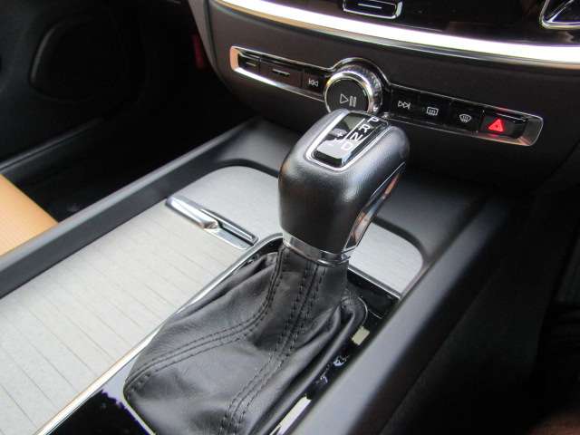 ボルボ Ｖ６０ Ｔ５　インスクリプション R1年 (四国) 99