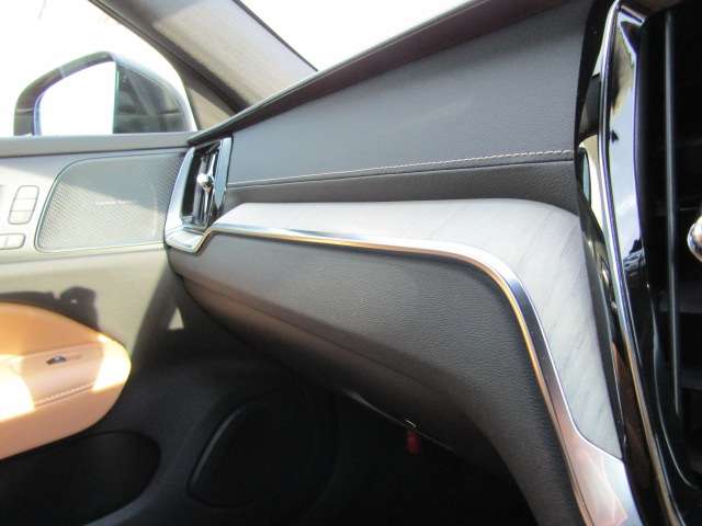 ボルボ Ｖ６０ Ｔ５　インスクリプション R1年 (四国) 99