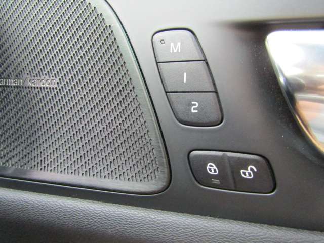 ボルボ Ｖ６０ Ｔ５　インスクリプション R1年 (四国) 99