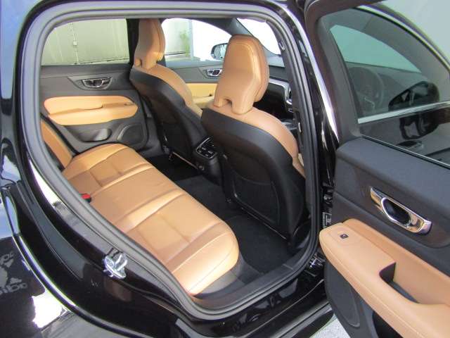 ボルボ Ｖ６０ Ｔ５　インスクリプション R1年 (四国) 99