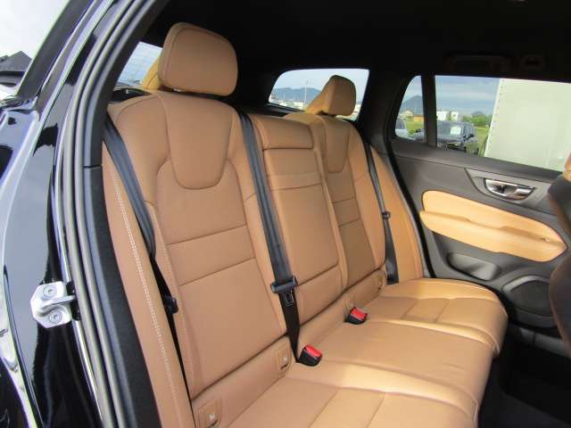 ボルボ Ｖ６０ Ｔ５　インスクリプション R1年 (四国) 99