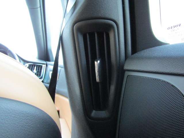 ボルボ Ｖ６０ Ｔ５　インスクリプション R1年 (四国) 99