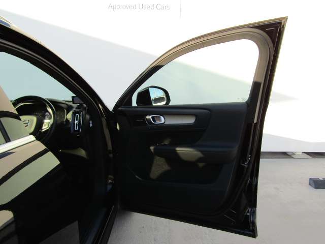 ボルボ ＸＣ４０ Ｔ４ ＡＷＤ インスクリプション ４ＷＤ R1年 (四国) 99