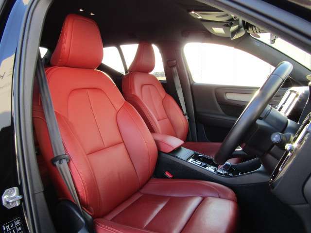 ボルボ ＸＣ４０ Ｔ４ ＡＷＤ インスクリプション ４ＷＤ R1年 (四国) 99