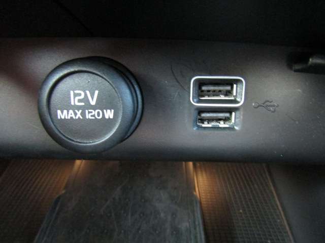 ボルボ ＸＣ４０ Ｔ４ ＡＷＤ インスクリプション ４ＷＤ R1年 (四国) 99