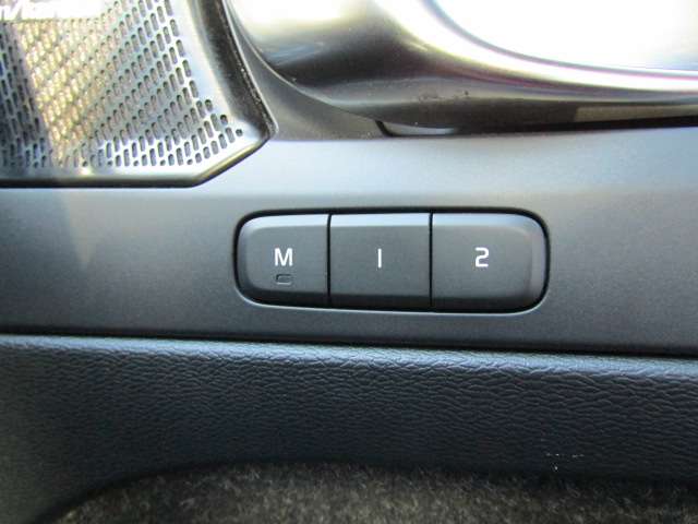 ボルボ ＸＣ４０ Ｔ４ ＡＷＤ インスクリプション ４ＷＤ R1年 (四国) 99