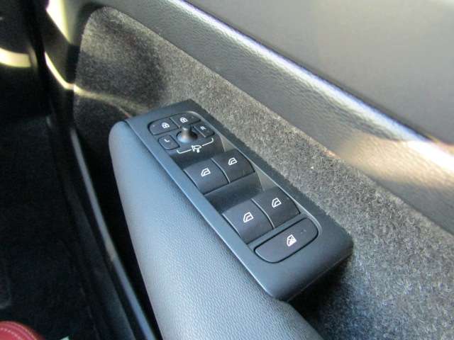 ボルボ ＸＣ４０ Ｔ４ ＡＷＤ インスクリプション ４ＷＤ R1年 (四国) 99