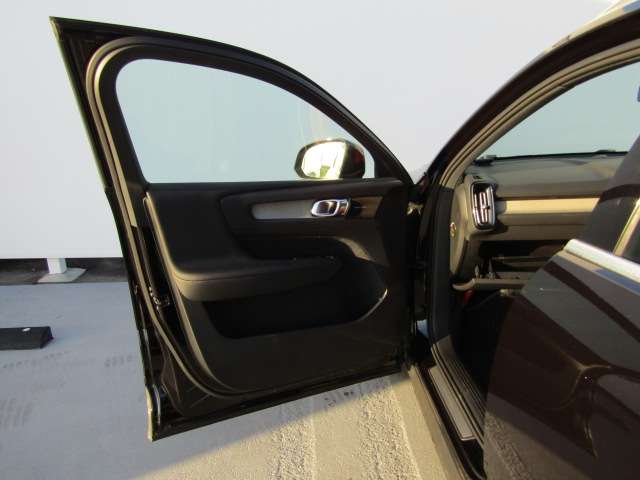 ボルボ ＸＣ４０ Ｔ４ ＡＷＤ インスクリプション ４ＷＤ R1年 (四国) 99