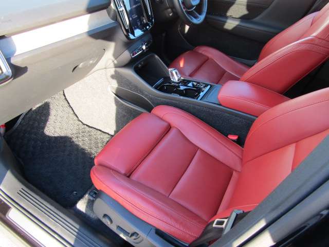 ボルボ ＸＣ４０ Ｔ４ ＡＷＤ インスクリプション ４ＷＤ R1年 (四国) 99