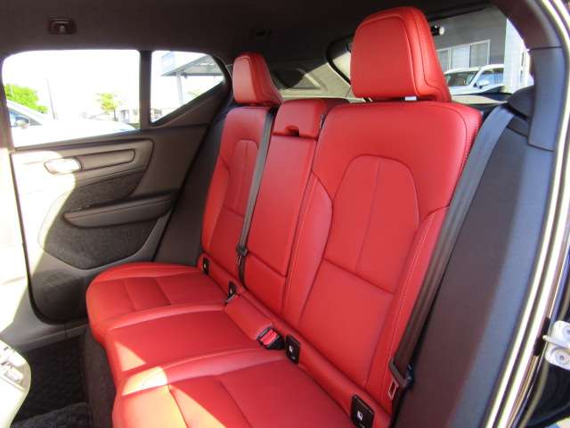 ボルボ ＸＣ４０ Ｔ４ ＡＷＤ インスクリプション ４ＷＤ R1年 (四国) 99