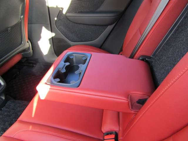 ボルボ ＸＣ４０ Ｔ４ ＡＷＤ インスクリプション ４ＷＤ R1年 (四国) 99