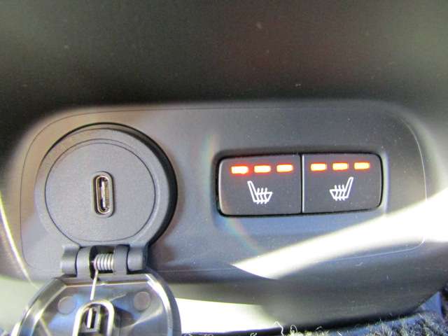 ボルボ ＸＣ４０ Ｔ４ ＡＷＤ インスクリプション ４ＷＤ R1年 (四国) 99