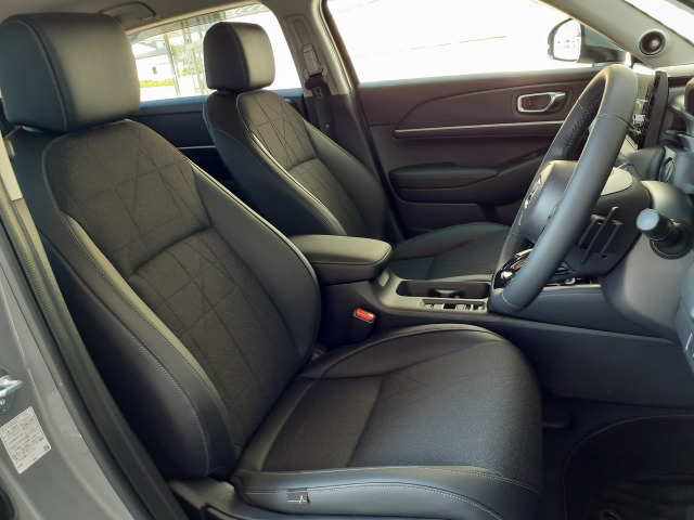 ホンダ ヴェゼル １．５ Ｅ：ＨＥＶ Ｚ ４ＷＤ R6年 (甲信越・北陸) 99