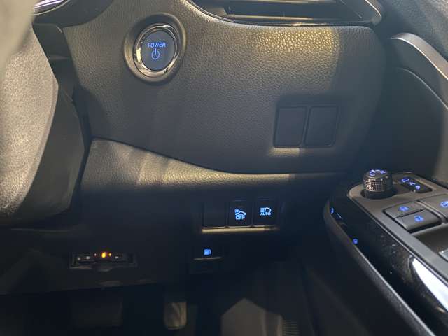 トヨタ Ｃ−ＨＲ ハイブリッド １．８ Ｇ H30年 (九州・沖縄) 99