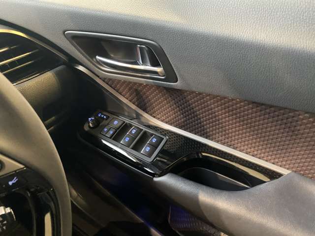 トヨタ Ｃ−ＨＲ ハイブリッド １．８ Ｇ H30年 (九州・沖縄) 99