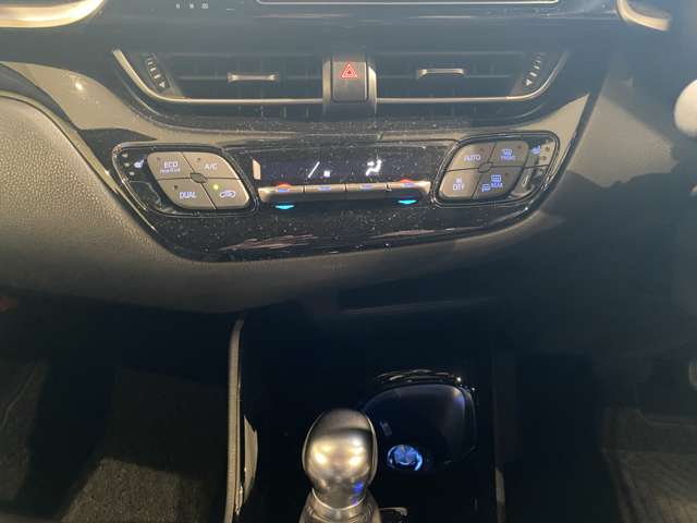 トヨタ Ｃ−ＨＲ ハイブリッド １．８ Ｇ H30年 (九州・沖縄) 99