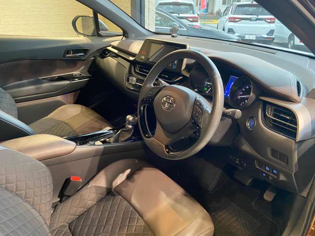 トヨタ Ｃ−ＨＲ ハイブリッド １．８ Ｇ H30年 (九州・沖縄) 99