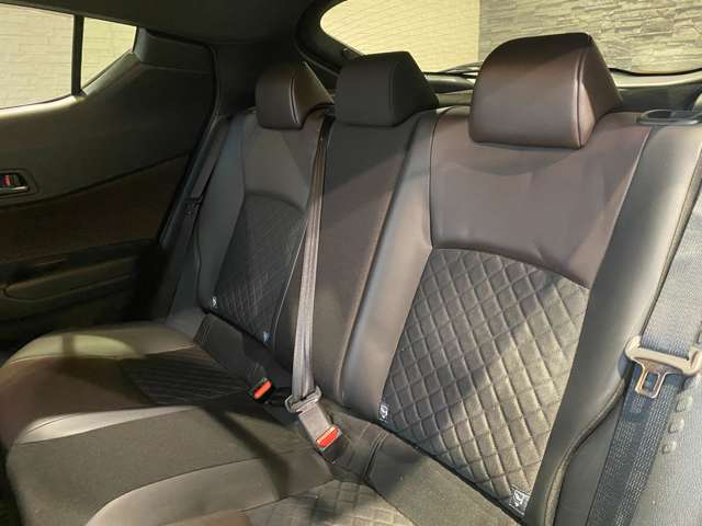 トヨタ Ｃ−ＨＲ ハイブリッド １．８ Ｇ H30年 (九州・沖縄) 99