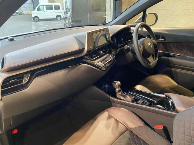 トヨタ Ｃ−ＨＲ ハイブリッド １．８ Ｇ H30年 (九州・沖縄) 99