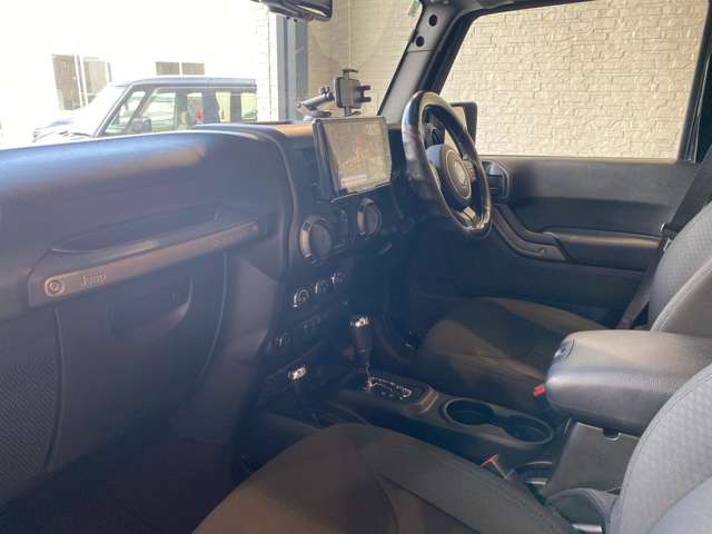 ジープ ラングラー　アンリミテッド アンリミテッド スポーツ ４ＷＤ H30年 (九州・沖縄) 99