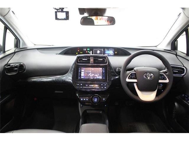 トヨタ プリウス １．８ Ｓ ツーリングセレクション Ｅ－ＦＯＵＲ ４ＷＤ H28年 (北海道) 99