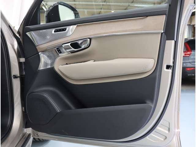 ボルボ ＸＣ９０ ウルトラ Ｔ８ ＡＷＤ プラグイン ハイブリッド ４ＷＤ R7年 (近畿) 99