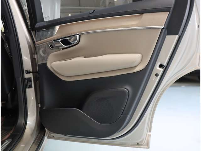 ボルボ ＸＣ９０ ウルトラ Ｔ８ ＡＷＤ プラグイン ハイブリッド ４ＷＤ R7年 (近畿) 99